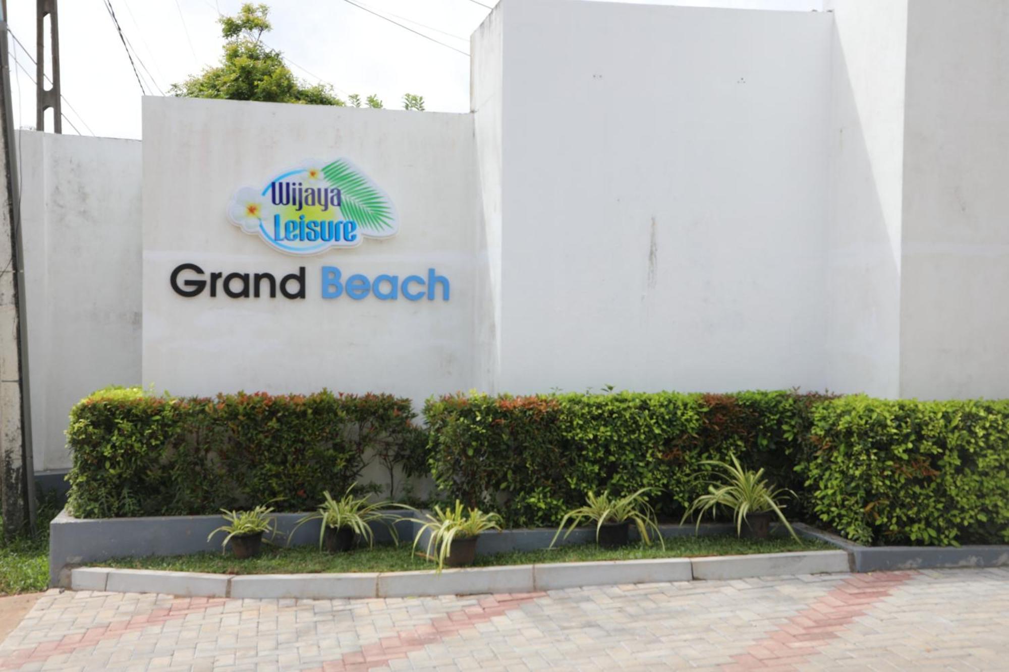 Grand Beach Wadduwa Exterior photo