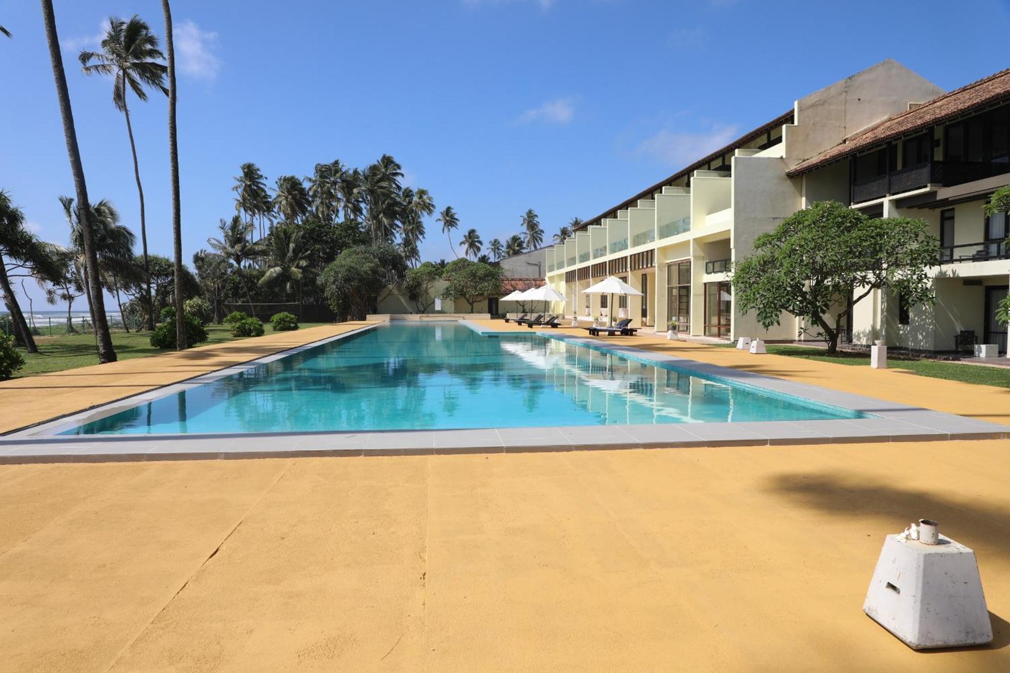 Grand Beach Wadduwa Exterior photo