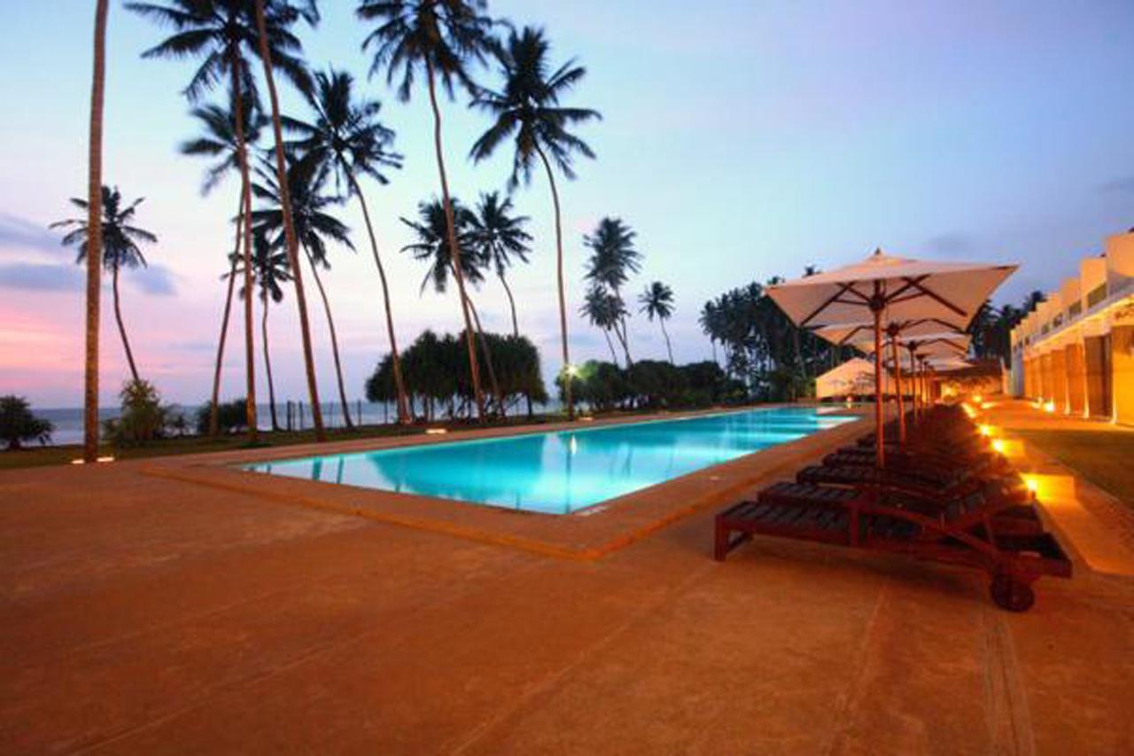 Grand Beach Wadduwa Exterior photo