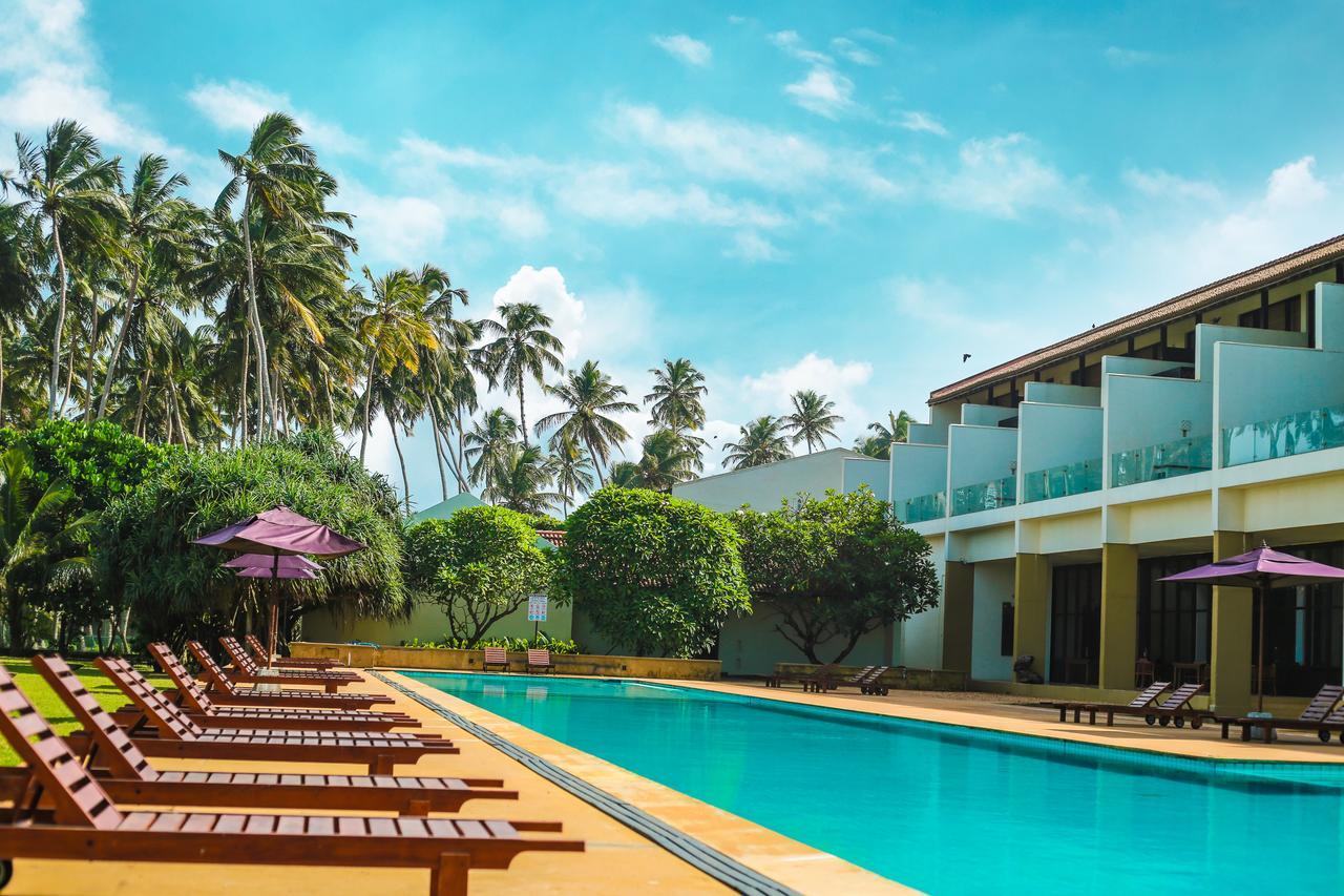 Grand Beach Wadduwa Exterior photo