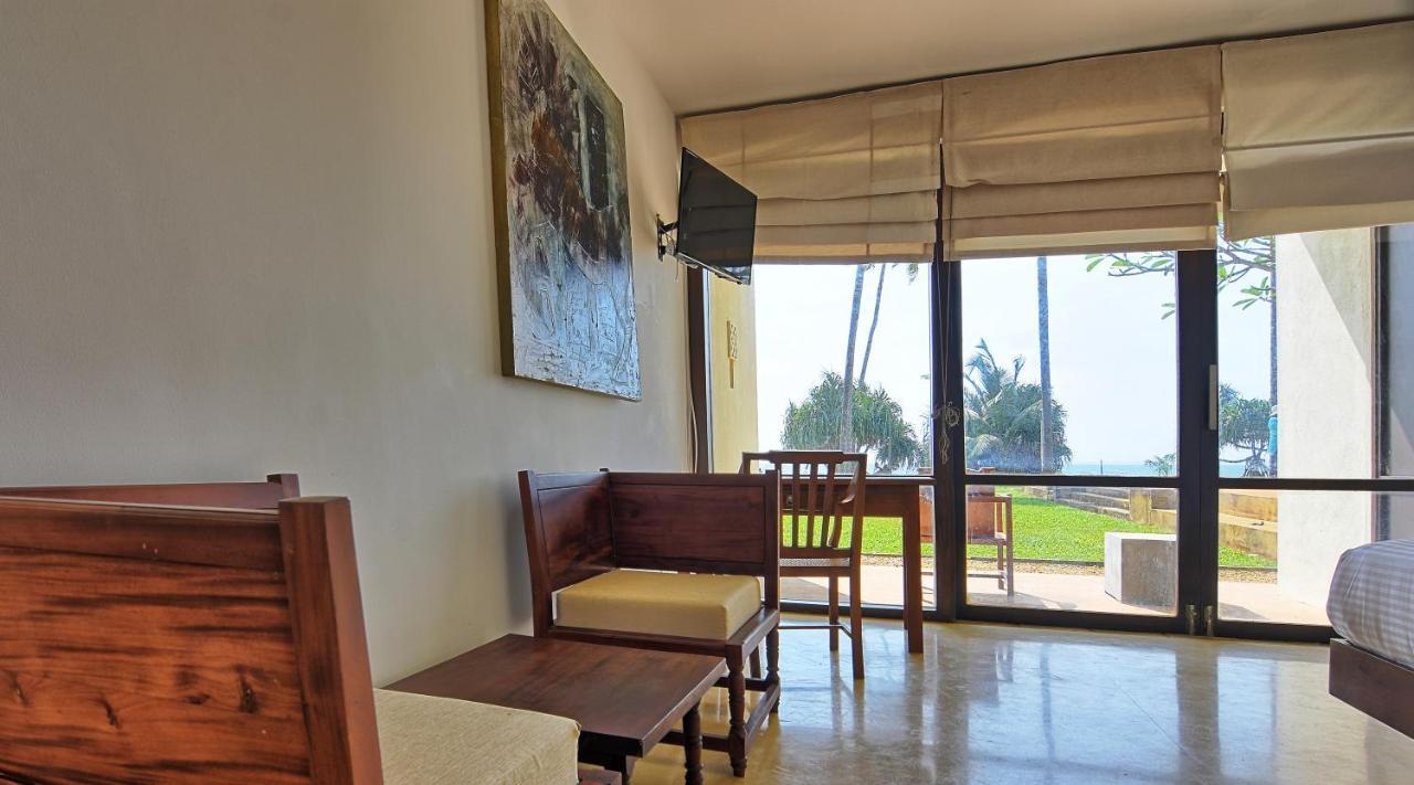 Grand Beach Wadduwa Exterior photo